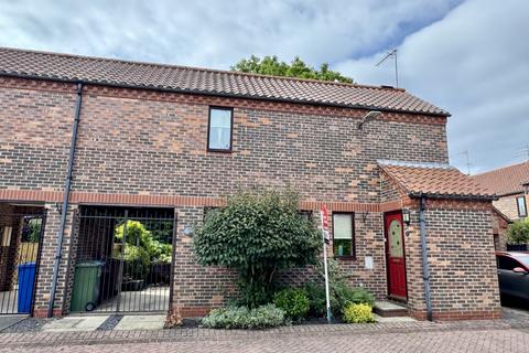 2 bed property, in 20 St Martins Court, £229,950