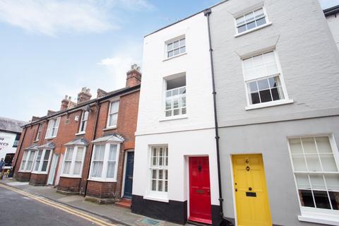 3 bed property, in Love Lane, £450,000