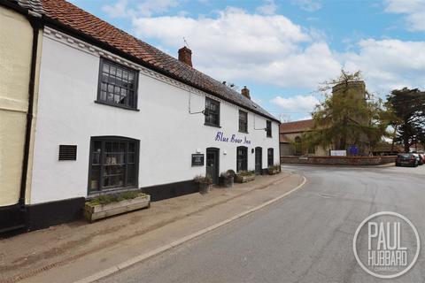 Land, in Station Road, £600,000