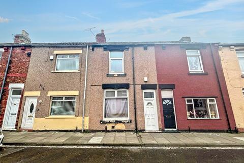 2 bed property, in Cameron Road, £34,000