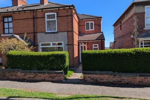 3 bed property, in Park Grove, £130,000