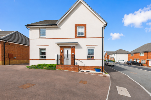 4 bed property, in Ridgeway Avenue, £395,000