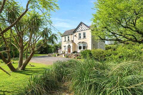5 bed property, in Silford Cross, £725,000