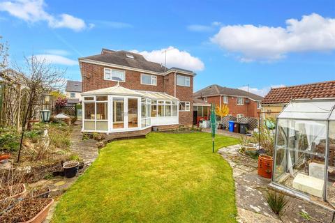 5 bed property, in Terrey Road, £595,000