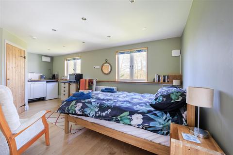 3 bed property, in London Road, £650,000