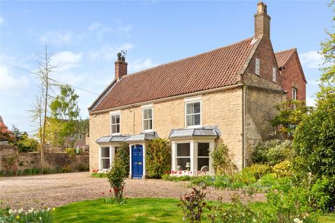 5 bed property, in King Street, £600,000