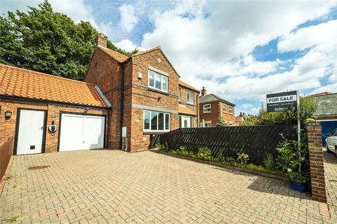 5 bed property, in Dunelm Court, £395,000