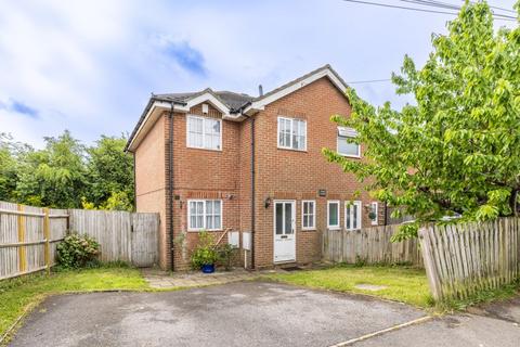3 bed property, in Victoria Road, £350,000