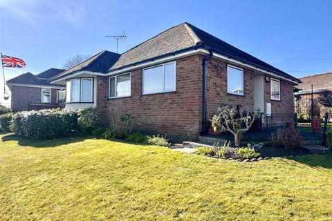 3 bed property, in Malwood Road West, £375,000