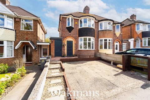 3 bed property, in Upper Meadow Road, £250,000