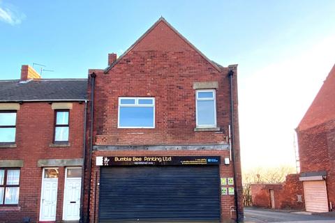 2 bed property, in Southwick Road, £130,000