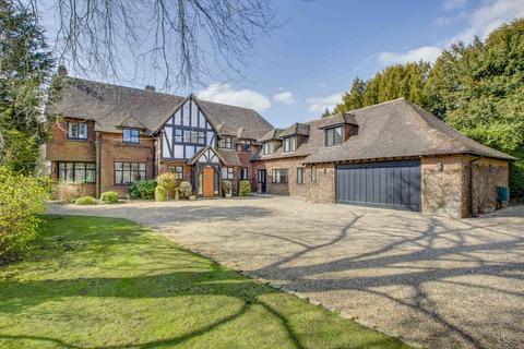 7 bed property, in Burtons Way, £2,700,000