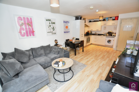 2 bed property, in Vie Building, £375,000