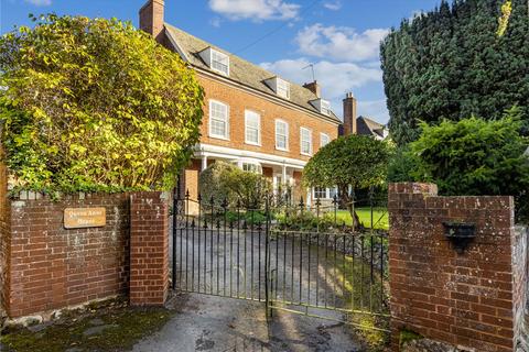 5 bed property, in The Strand, £950,000