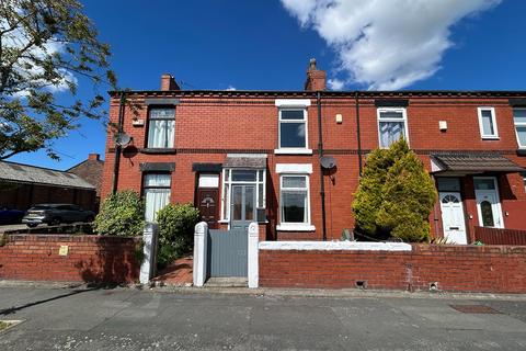 2 bed property, in Gartons Lane, £115,000