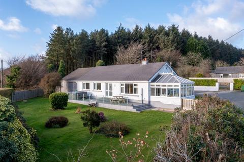 5 bed property, in The Causeway, £550,000