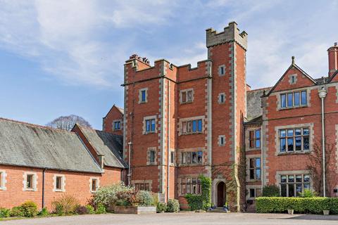 5 bed property, in Petton, £895,000