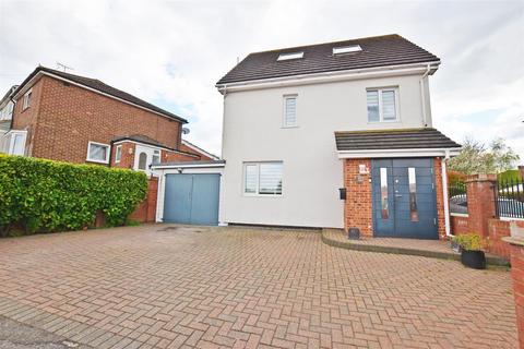 3 bed property, in Barnaby Terrace, £450,000