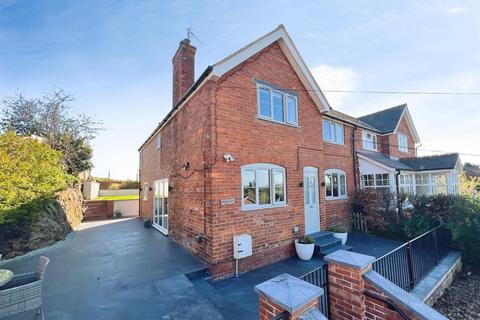 4 bed property, in Higher Road, £440,000