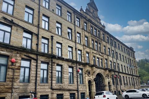 2 bed property, in Cape Street, £63,700