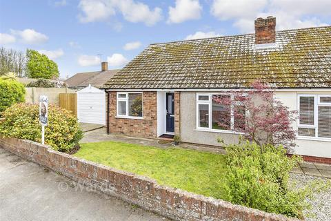 2 bed property, in Greenhill Gardens, £325,000