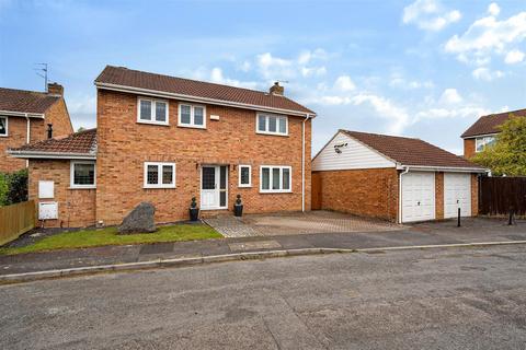3 bed property, in Sally Barn Close, £580,000