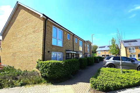 3 bed property, in Pearmain Close, £395,000