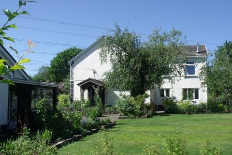 5 bed property, in Llannon, £575,000