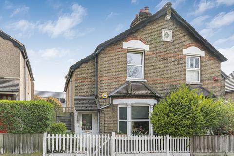 3 bed property, in Bromley Road, £525,000