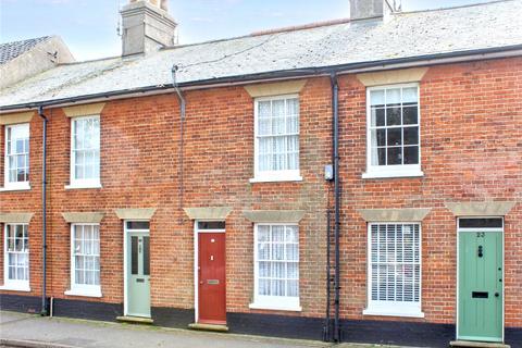 2 bed property, in Victoria Street, £400,000