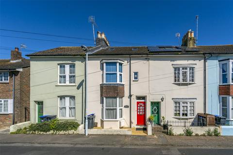 3 bed property, in Park Road, £300,000