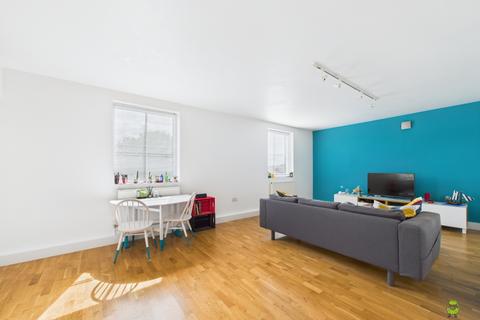 2 bed property, in 29A Welling High Street, £290,000