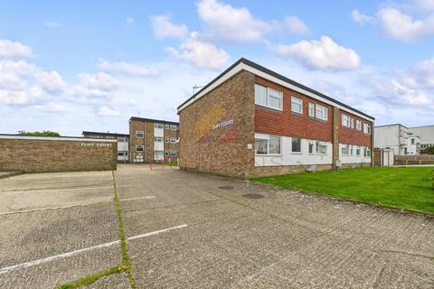 2 bed property, in Easton Way, £170,000