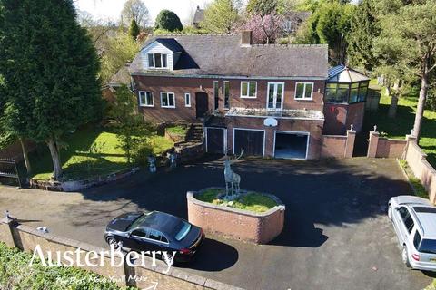4 bed property, in Old Mill Lane, £670,000
