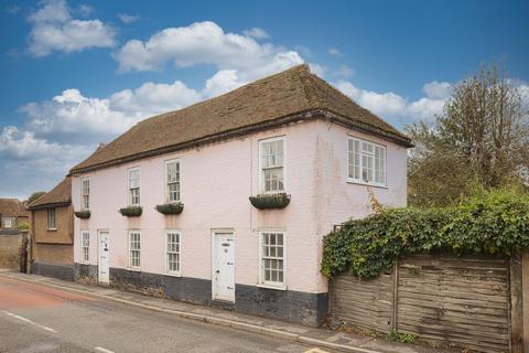 3 bed property, in 32/34 Tothill Street, £240,000