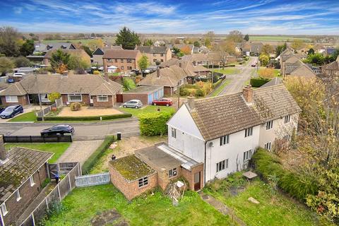 3 bed property, in Hawthorn Way, £250,000