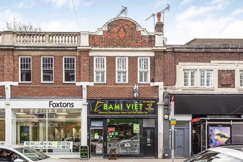 1 bed property, in York Street, £250,000