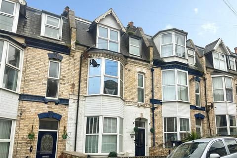 4 bed property, in Greenclose Road, £250,000