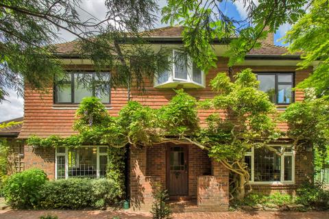 4 bed property, in Dornden Drive, £1,150,000
