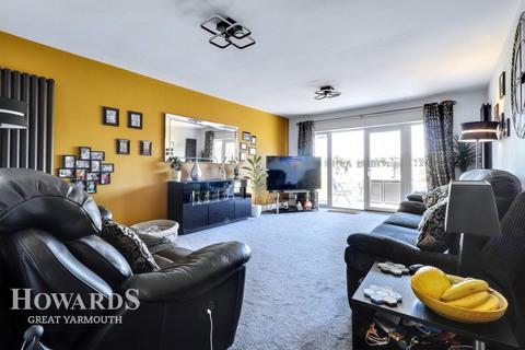 4 bed property, in Winterton Road, £430,000