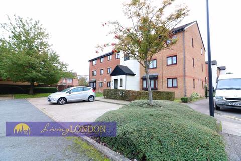 Studio, in Plowman Close, £199,950