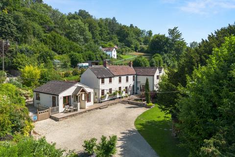 6 bed property, in Dolberrow, £850,000