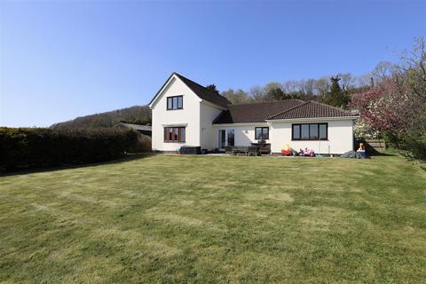 4 bed property, in Glyn Ddawen, £550,000
