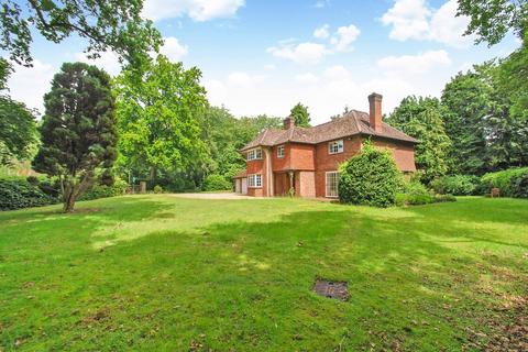 5 bed property, in Westfield Road, £2,250,000