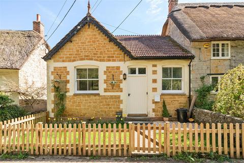 2 bed property, in Stoke Abbott, £284,000