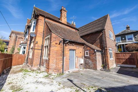 3 bed property, in 56 Old Dover Road, £300,000