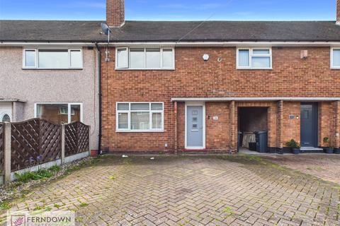 2 bed property, in Pear Tree Road, £210,000