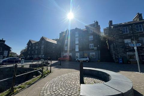 2 bed property, in Corn Hill, £169,950