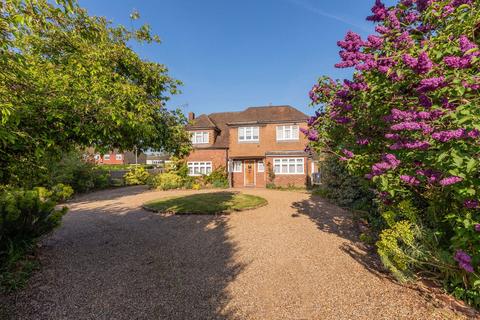 4 bed property, in Dropmore Road, £1,100,000