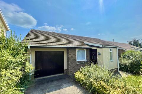 3 bed property, in Glenview Avenue, £200,000